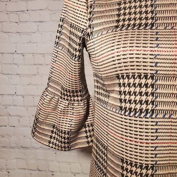 Plaid tan 3/4 sleeve shift dress. Mid thigh - Picture 4 of 11